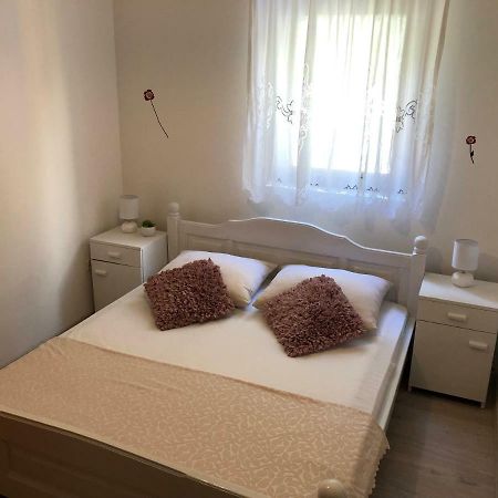 Apartments Vrdoljak باغ المظهر الخارجي الصورة