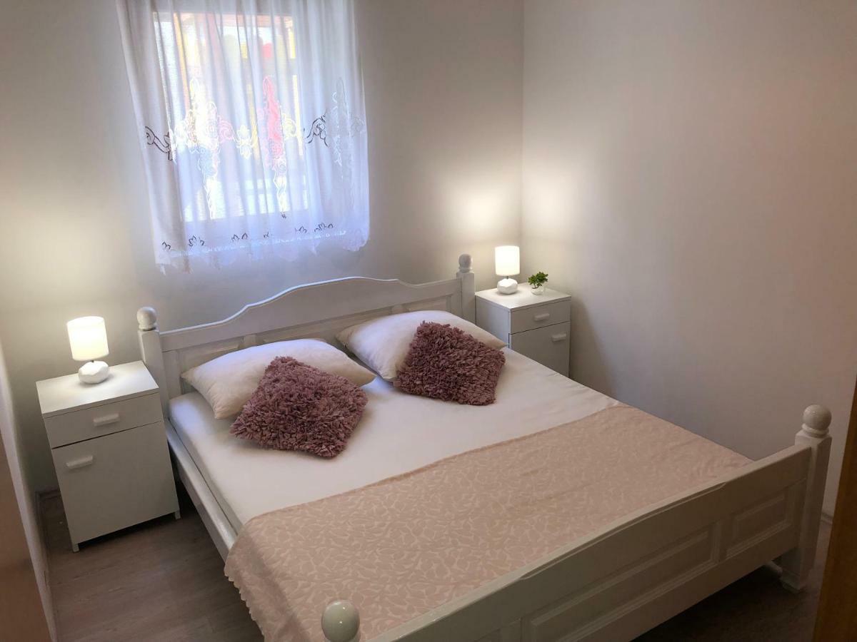 باغ Apartments Vrdoljak المظهر الخارجي الصورة