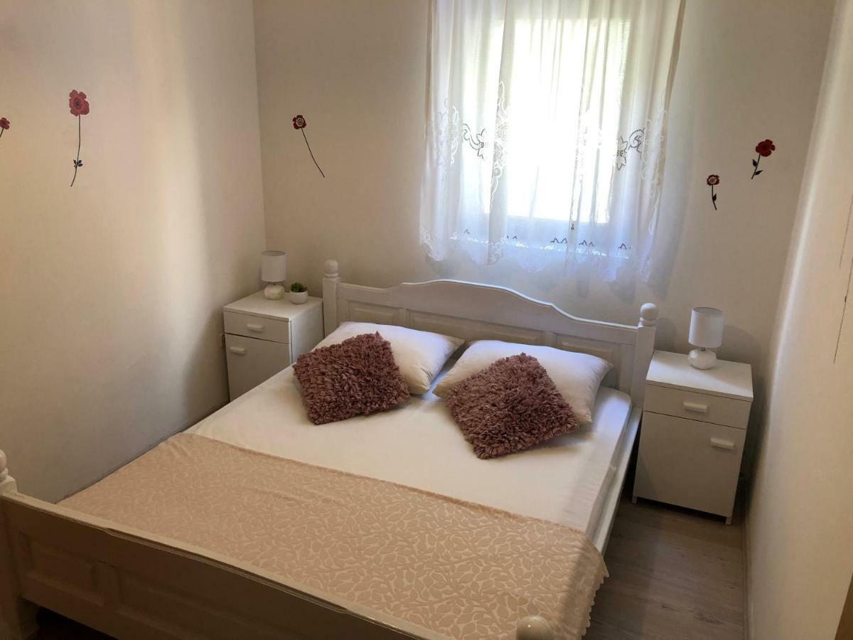 باغ Apartments Vrdoljak المظهر الخارجي الصورة