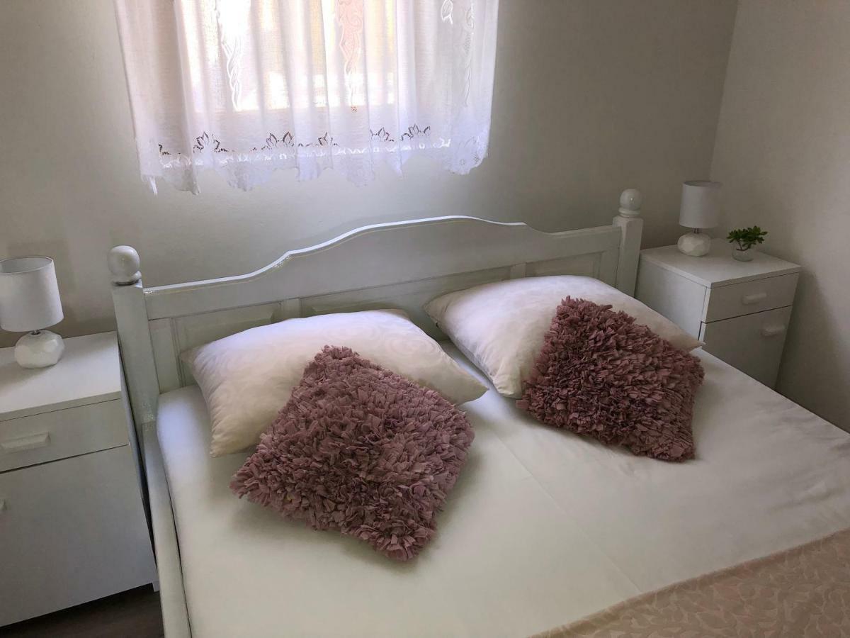 Apartments Vrdoljak باغ المظهر الخارجي الصورة